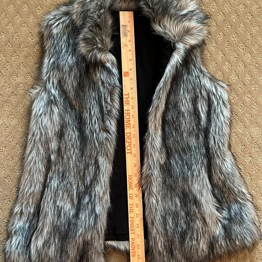 White House Black Market Gray Faux Fur Vest Jacket - Picture 6 of 8